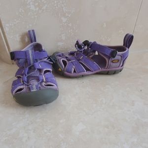 Keen H2 shoes size 8 toddler
